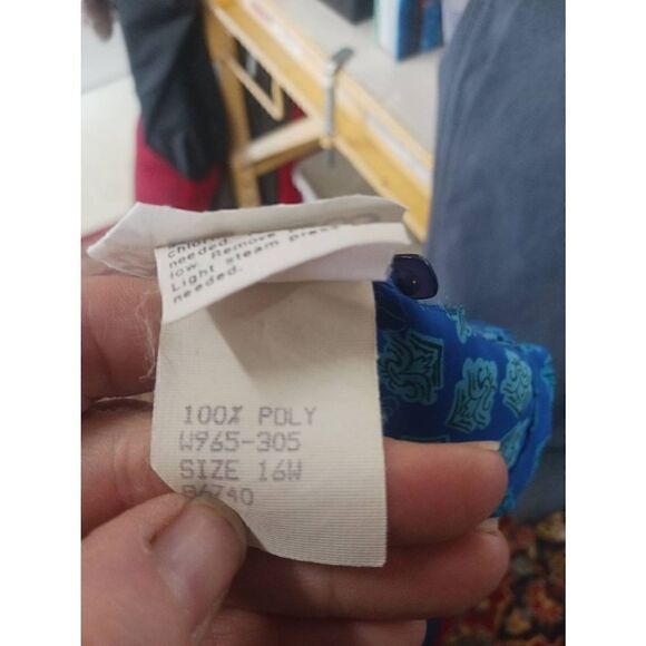 Vintage plus size Pendleton silk feel blouse - Picture 4 of 4